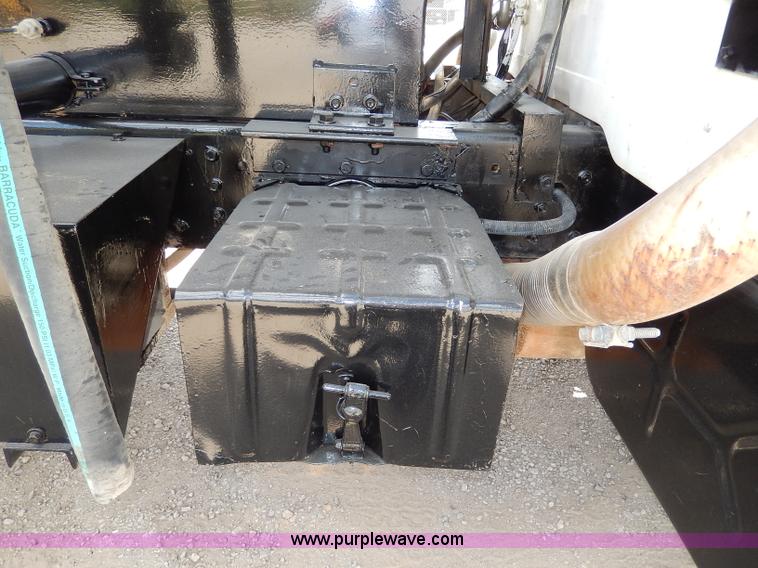 image for item I4384 1984 International water truck