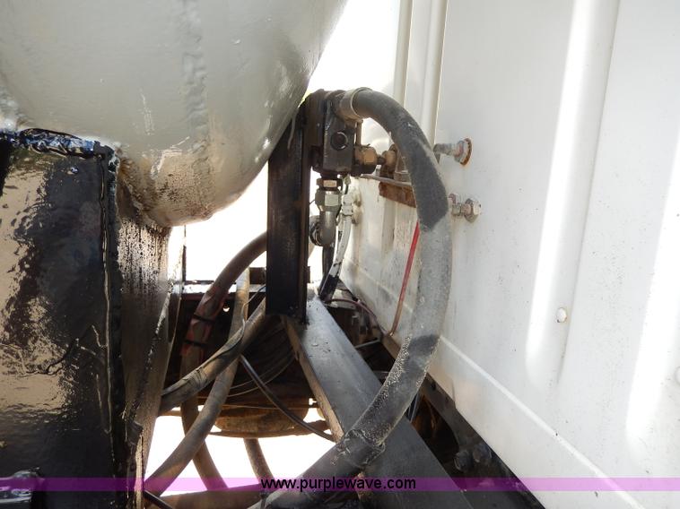 image for item I4384 1984 International water truck