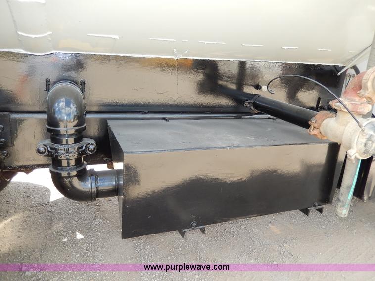 image for item I4384 1984 International water truck