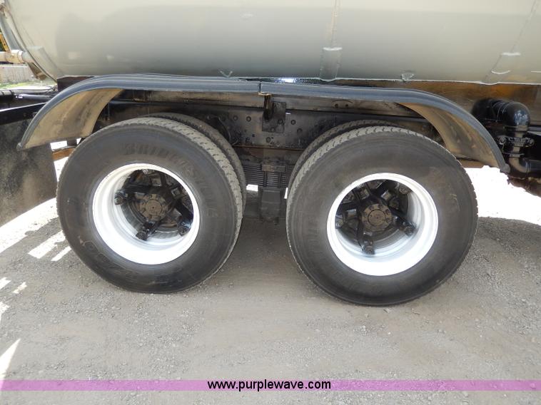 image for item I4384 1984 International water truck