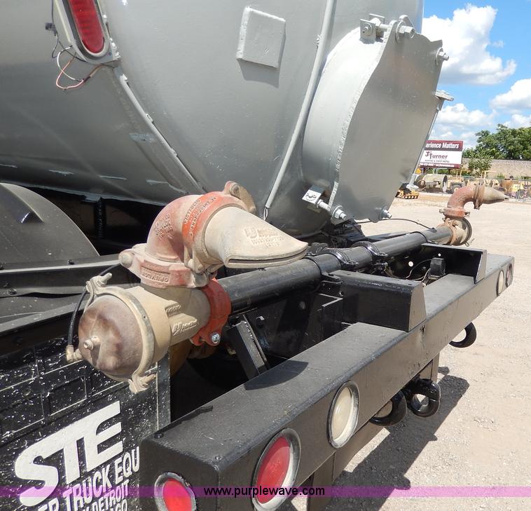 image for item I4384 1984 International water truck