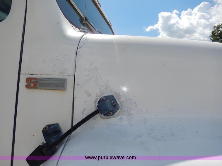 image for item I4384 1984 International water truck