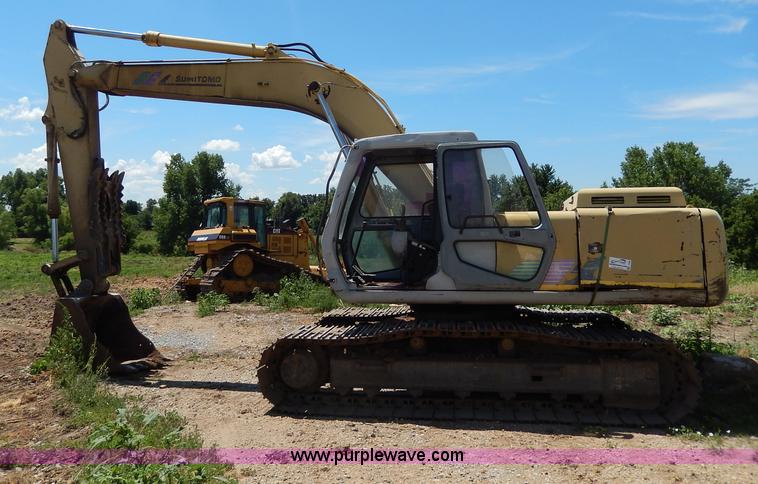 image for item I4388 Sumitomo SH200 excavator