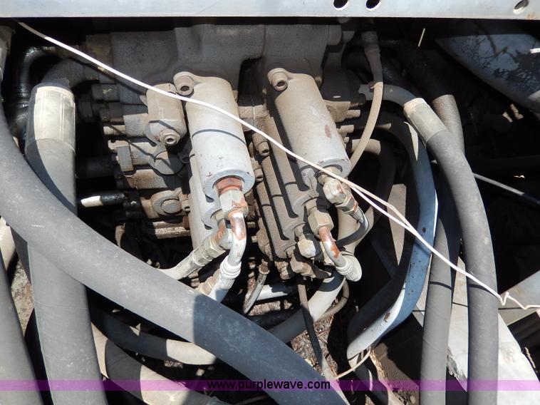 image for item I4388 Sumitomo SH200 excavator