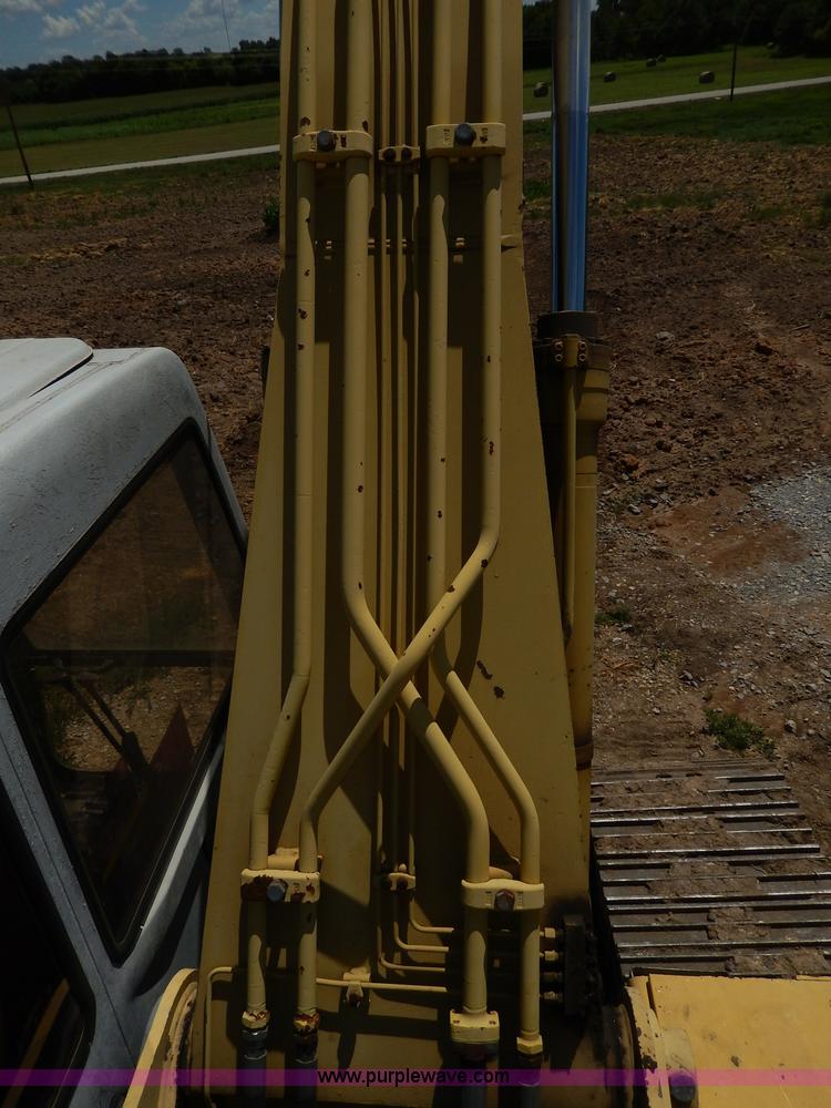 image for item I4388 Sumitomo SH200 excavator