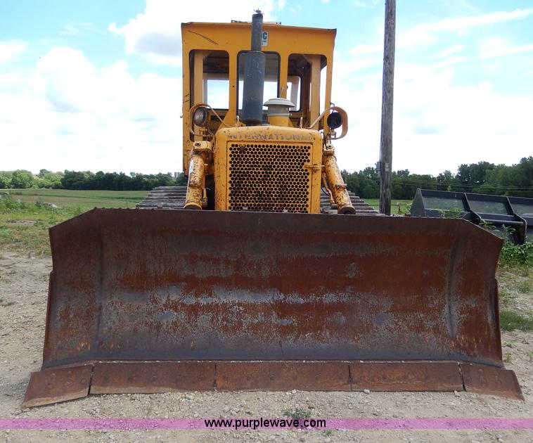 image for item I4389 1976 International TD15C dozer