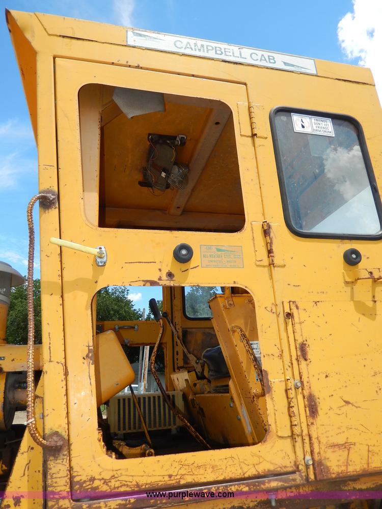 image for item I4389 1976 International TD15C dozer