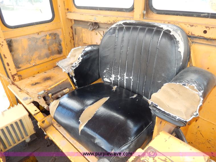 image for item I4389 1976 International TD15C dozer