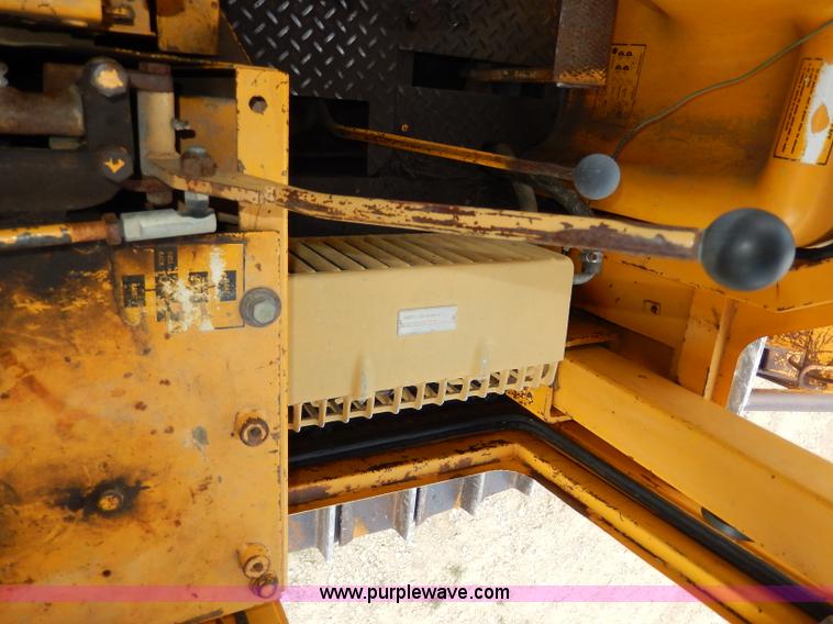image for item I4389 1976 International TD15C dozer