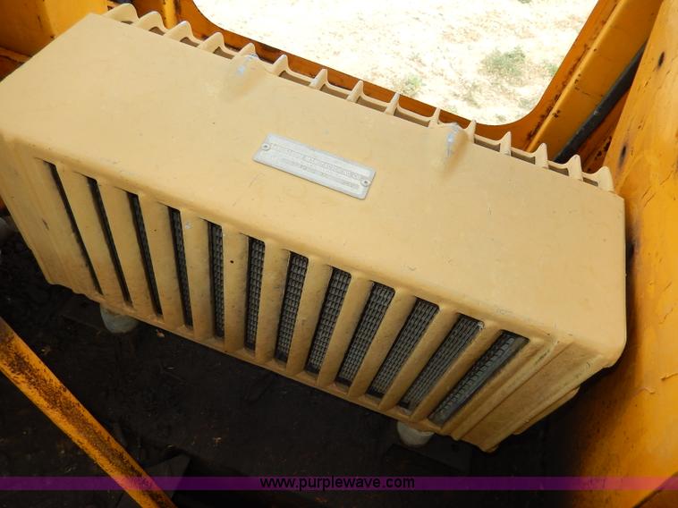 image for item I4389 1976 International TD15C dozer