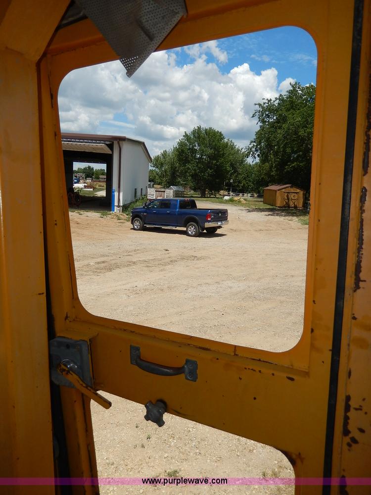 image for item I4389 1976 International TD15C dozer