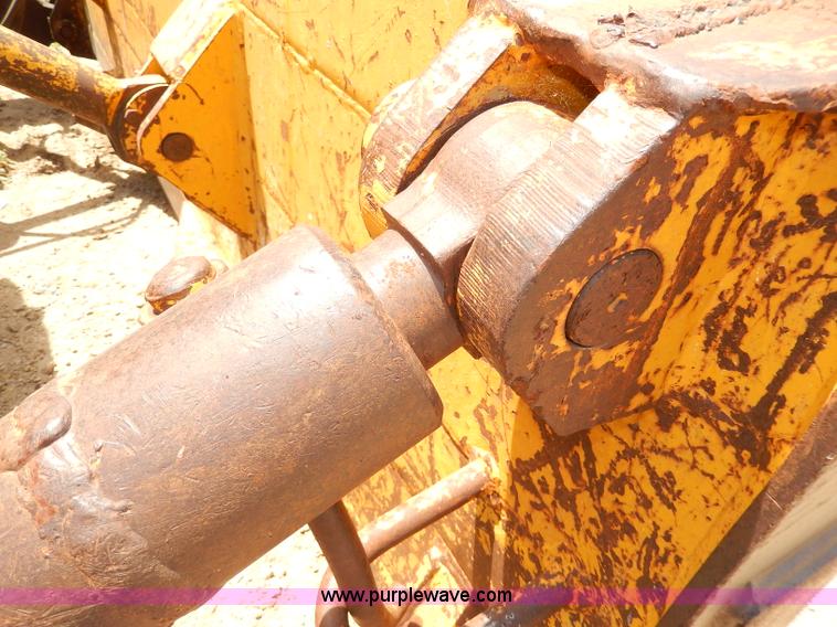 image for item I4389 1976 International TD15C dozer