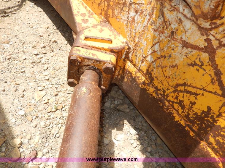 image for item I4389 1976 International TD15C dozer