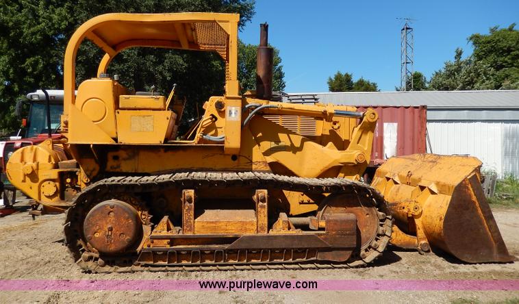 image for item I4455 1972 International 250C track loader
