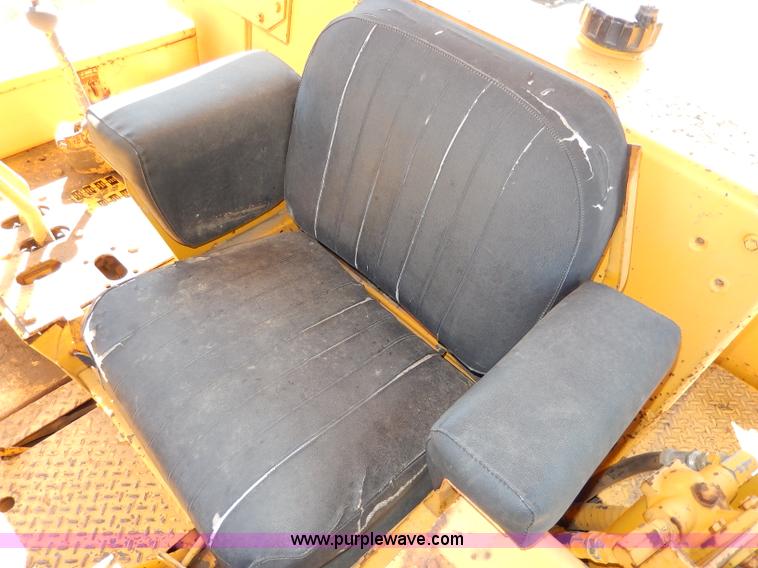 image for item I4455 1972 International 250C track loader