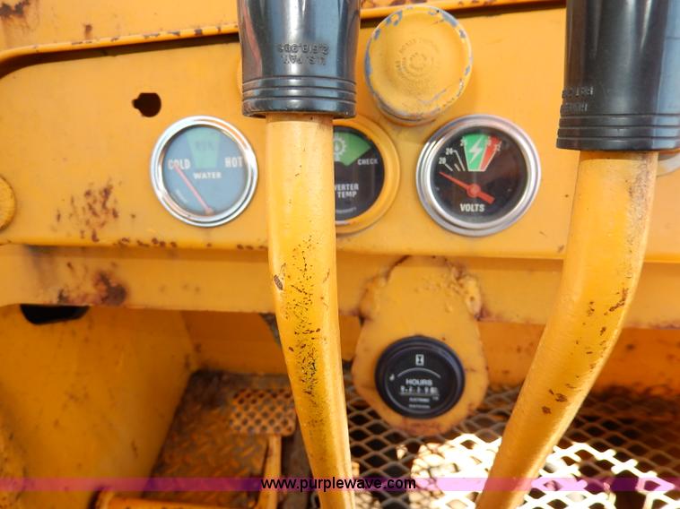 image for item I4455 1972 International 250C track loader