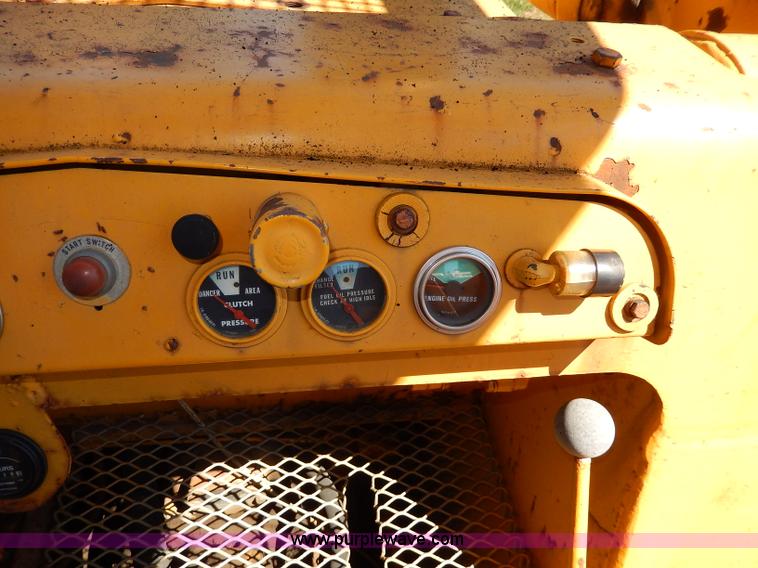 image for item I4455 1972 International 250C track loader