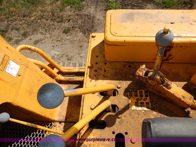 image for item I4455 1972 International 250C track loader
