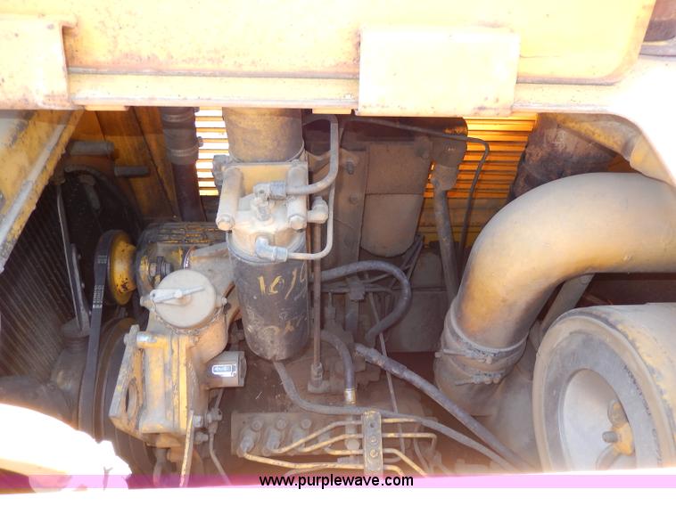 image for item I4455 1972 International 250C track loader