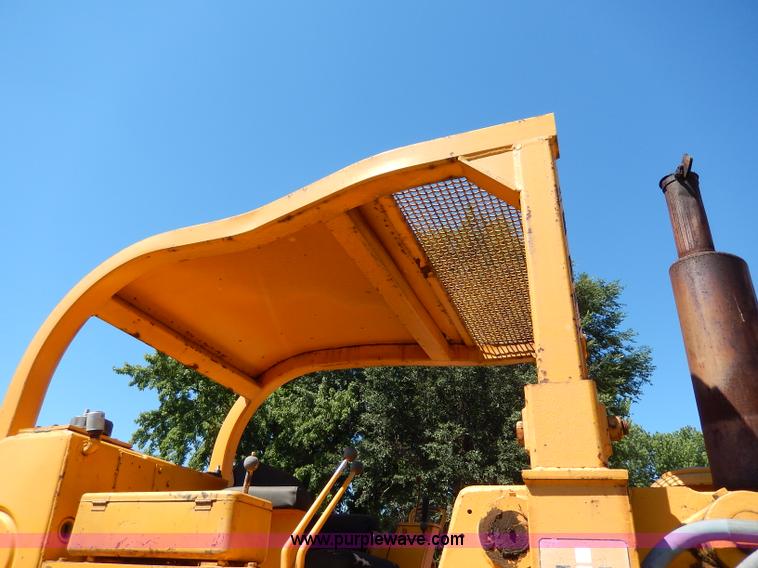 image for item I4455 1972 International 250C track loader