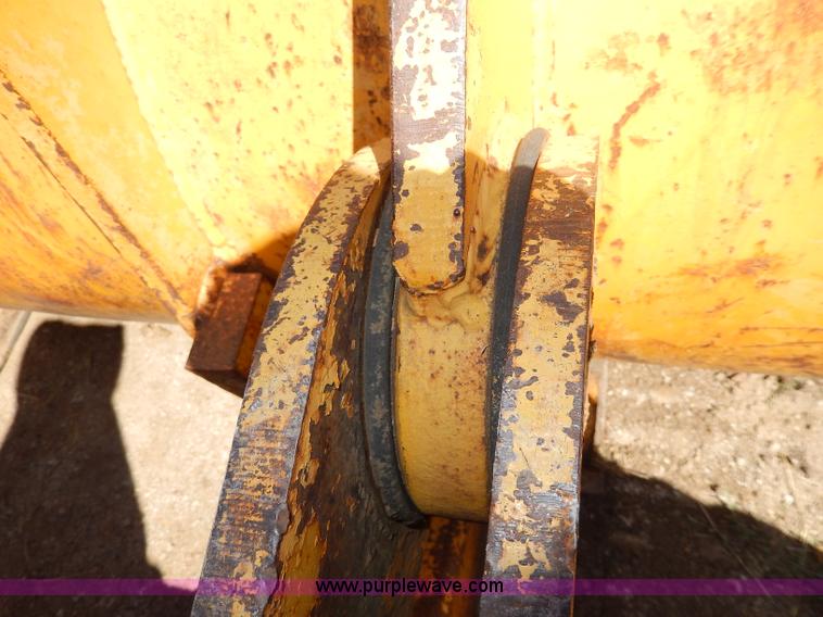 image for item I4455 1972 International 250C track loader