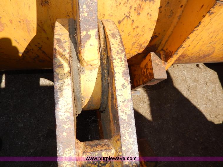 image for item I4455 1972 International 250C track loader