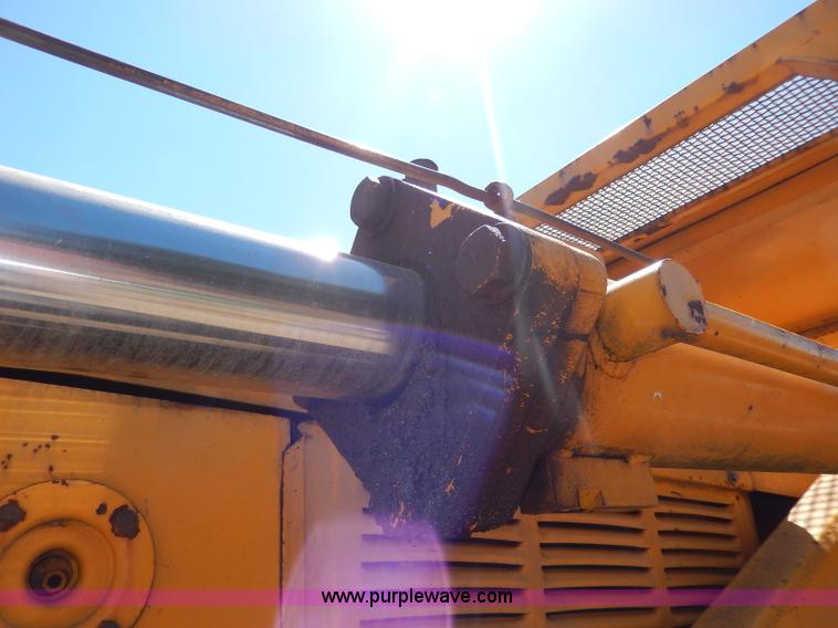 image for item I4455 1972 International 250C track loader