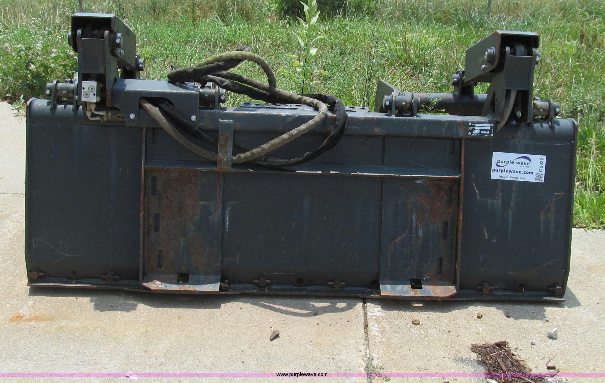 Bobcat 78" industrial fork grapple in Columbia, MO Item G2032 sold