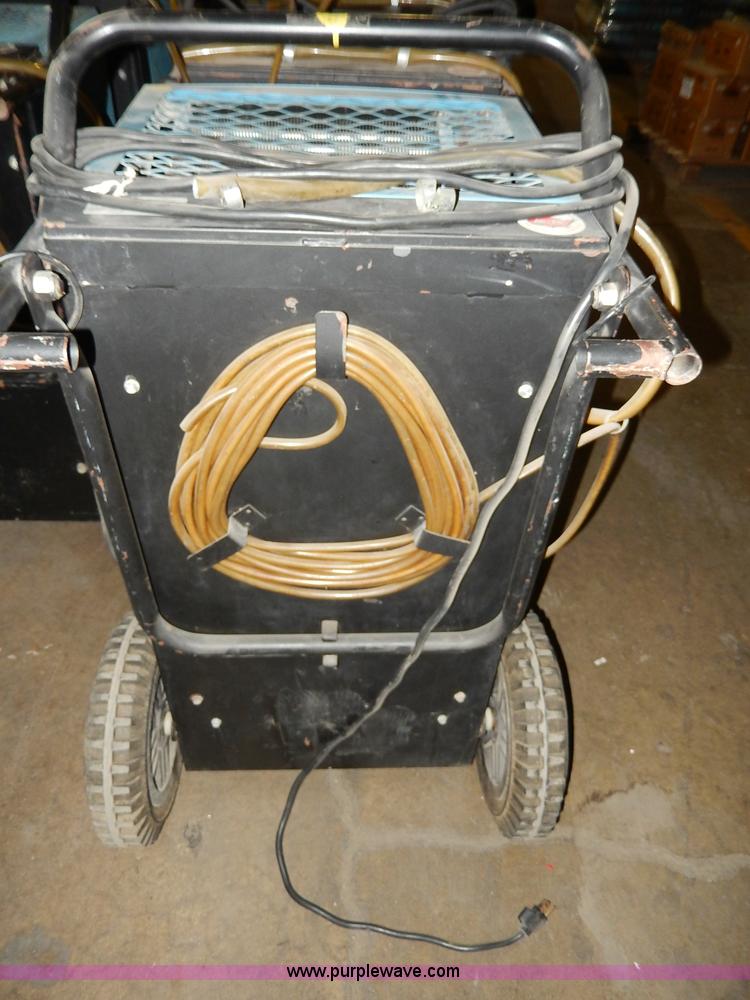 image for item AS9365 (5) Drieaz DrizAir 200 dehumidifiers