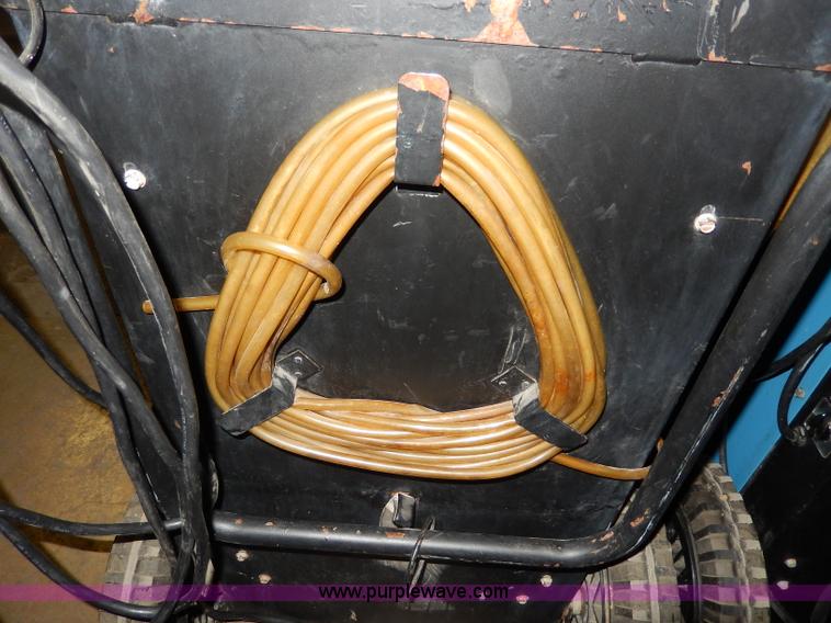 image for item AS9366 (5) Drieaz DrizAir 200 dehumidifiers