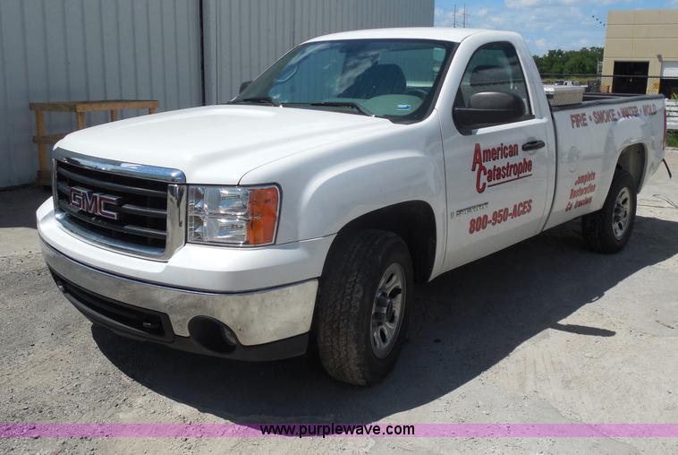 image for item H9897 2008 GMC Sierra 1500 pickup truck