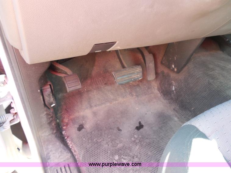 image for item H9897 2008 GMC Sierra 1500 pickup truck