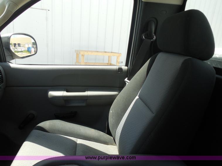 image for item H9897 2008 GMC Sierra 1500 pickup truck