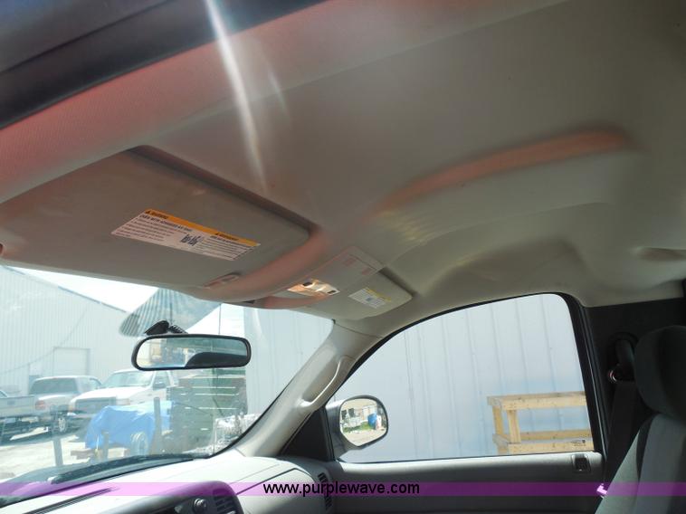 image for item H9897 2008 GMC Sierra 1500 pickup truck