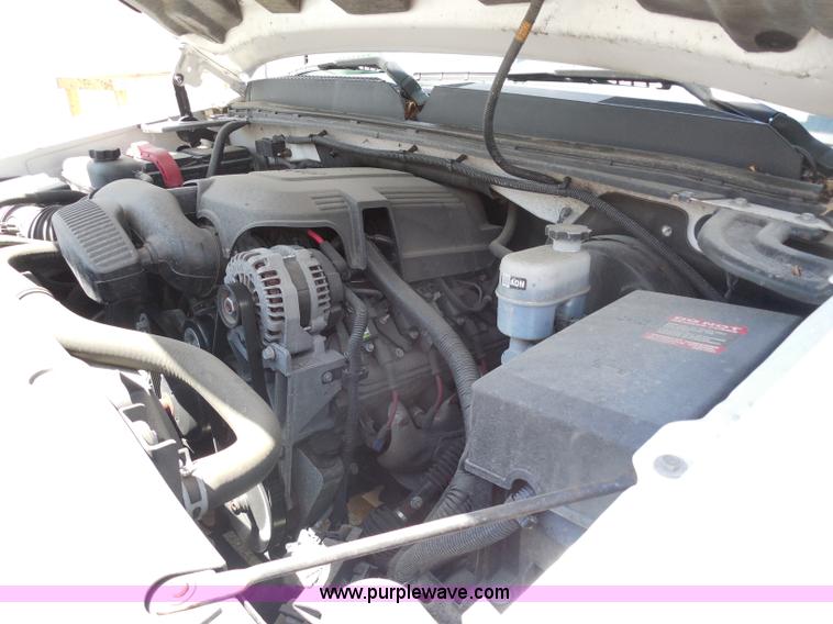 image for item H9897 2008 GMC Sierra 1500 pickup truck