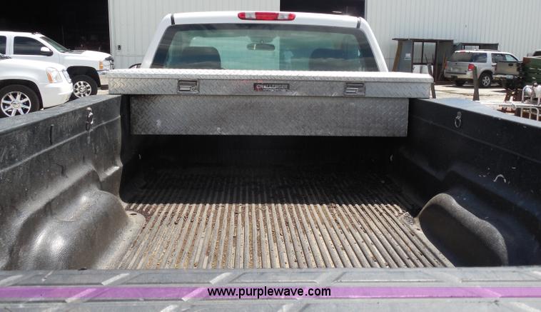 image for item H9897 2008 GMC Sierra 1500 pickup truck