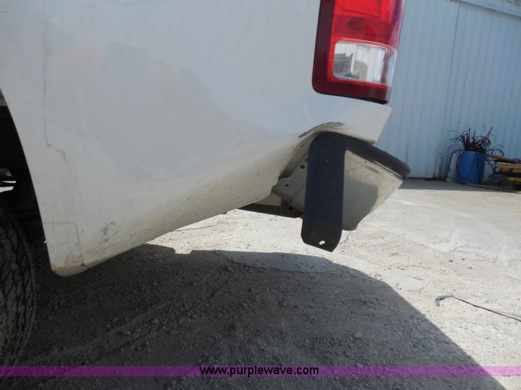 image for item H9897 2008 GMC Sierra 1500 pickup truck