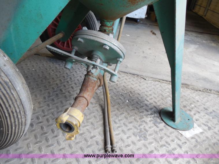 image for item H9941 Clemco 2452 sand blaster