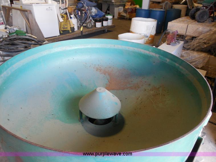 image for item H9941 Clemco 2452 sand blaster