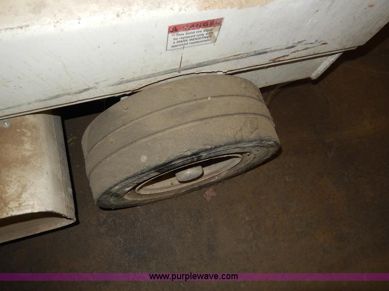 image for item I4401 Clark Lift Challenger scissor lift