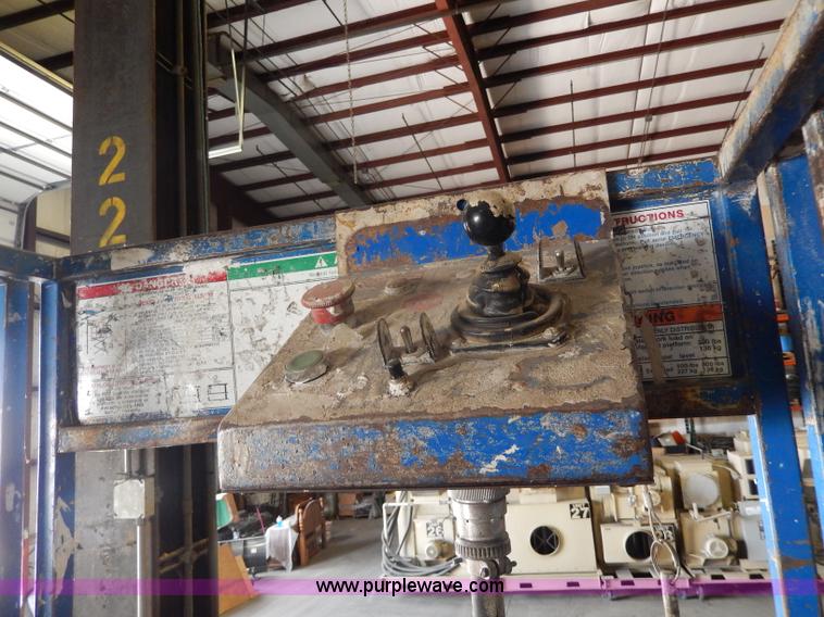 image for item I4401 Clark Lift Challenger scissor lift