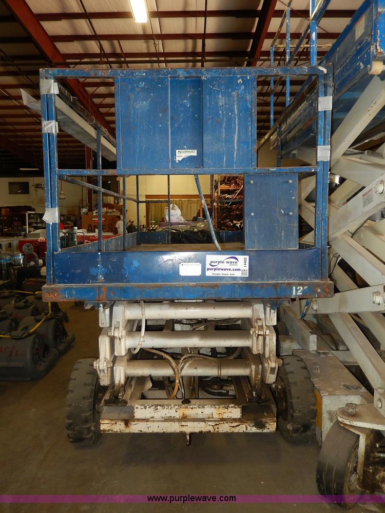 image for item I4402 Clark Lift scissor lift