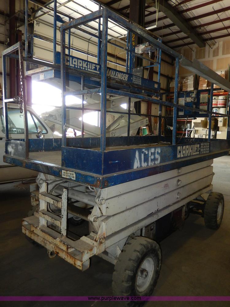 image for item I4402 Clark Lift scissor lift