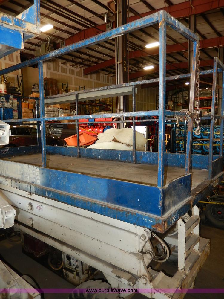 image for item I4402 Clark Lift scissor lift