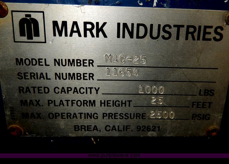 image for item I4402 Clark Lift scissor lift