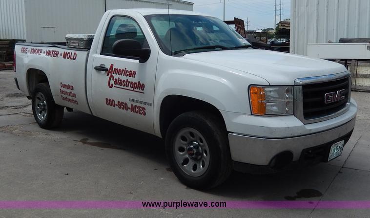 image for item I4420 2008 GMC Sierra 1500 pickup truck