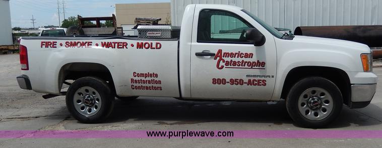 image for item I4420 2008 GMC Sierra 1500 pickup truck