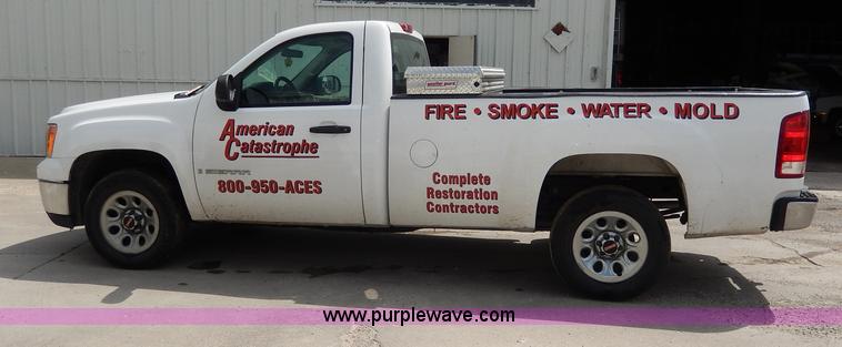 image for item I4420 2008 GMC Sierra 1500 pickup truck