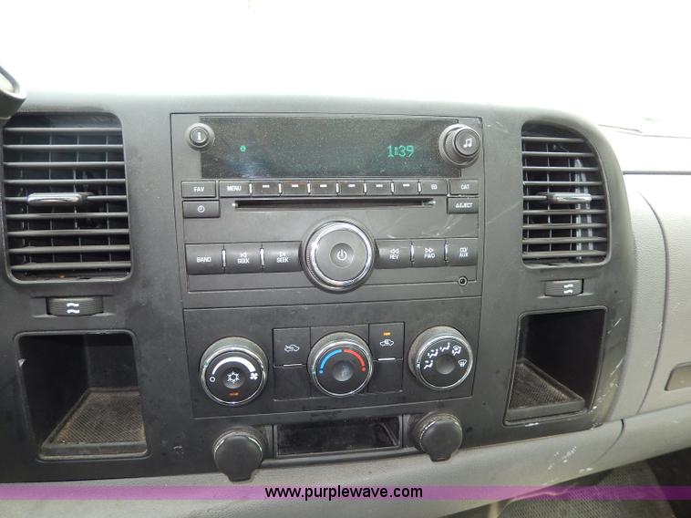 image for item I4420 2008 GMC Sierra 1500 pickup truck