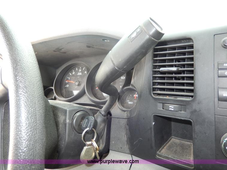 image for item I4420 2008 GMC Sierra 1500 pickup truck